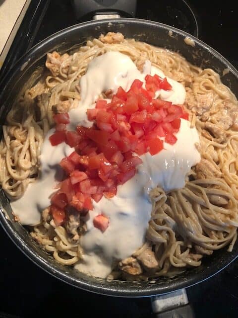 Mixing the components of the pasta